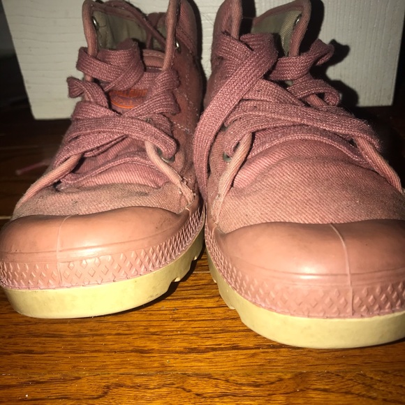 Boots - Picture 5 of 7